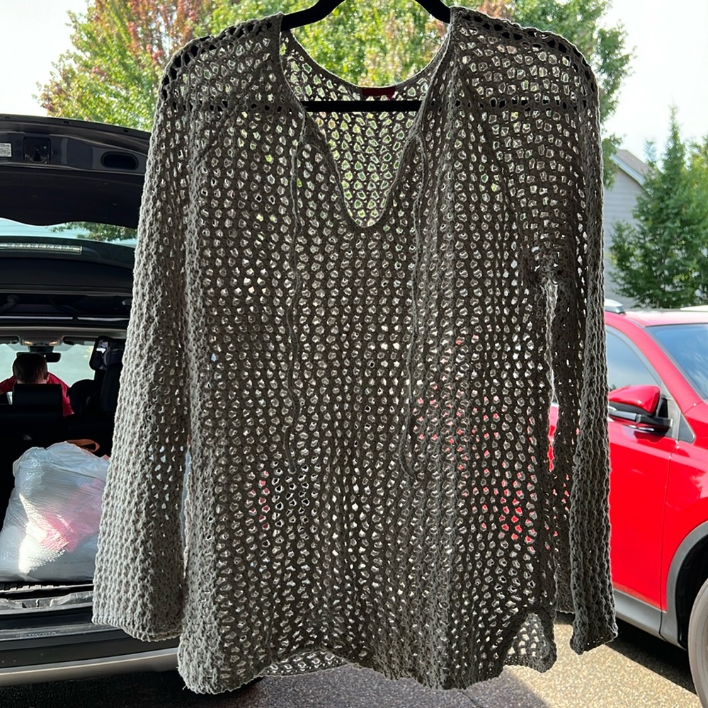 Knit long sleeve top edgy
